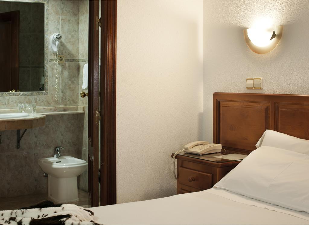 טולדו Hotel Martin מראה חיצוני תמונה